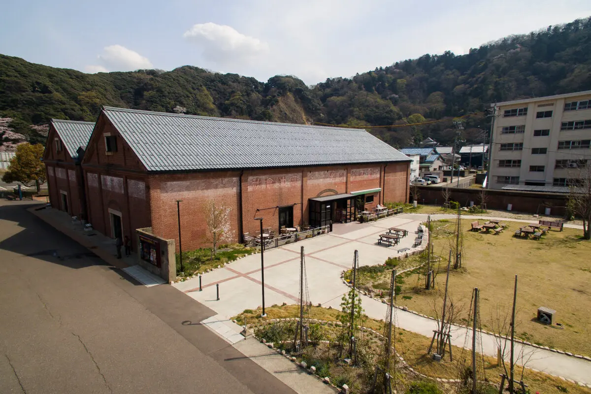メロウグラスさんの赤い屋根の街並み 東京タワー オレンジの灯りが見えるとホッとしません