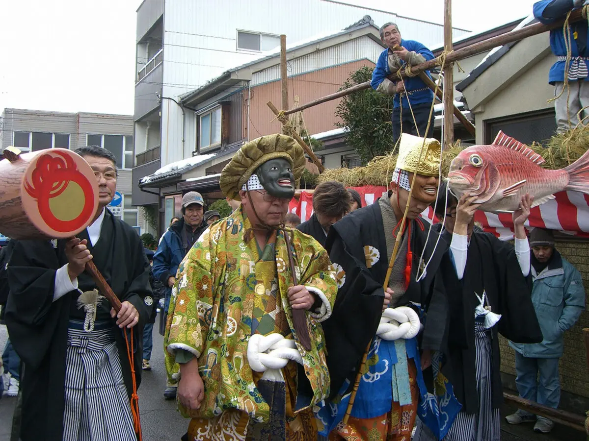 敦賀西町の綱引き 〈1月〉 - 旅する港町つるが 敦賀観光公式サイト